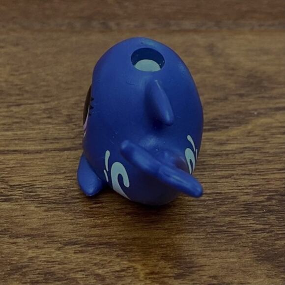 LITTLEST PET SHOP Vintage Dolphin Figure - Picture 2 of 5